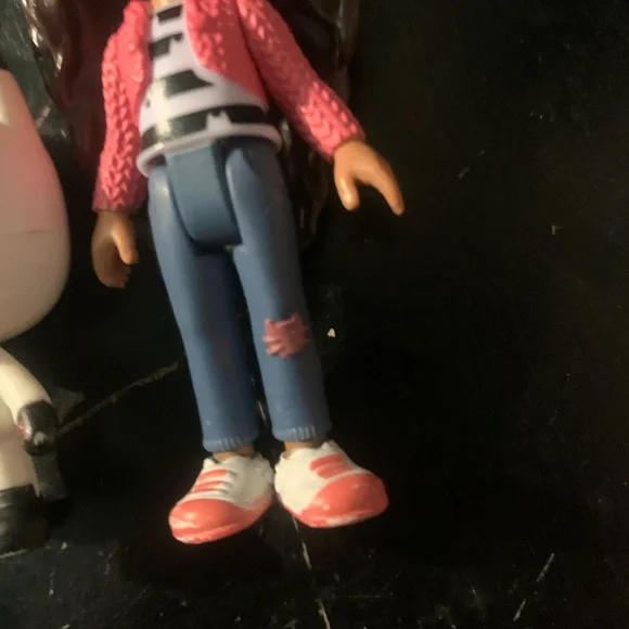 Gabby’s Dollhouse Gabby & Pandy Paws Figurine Bundle - Picture 3 of 5